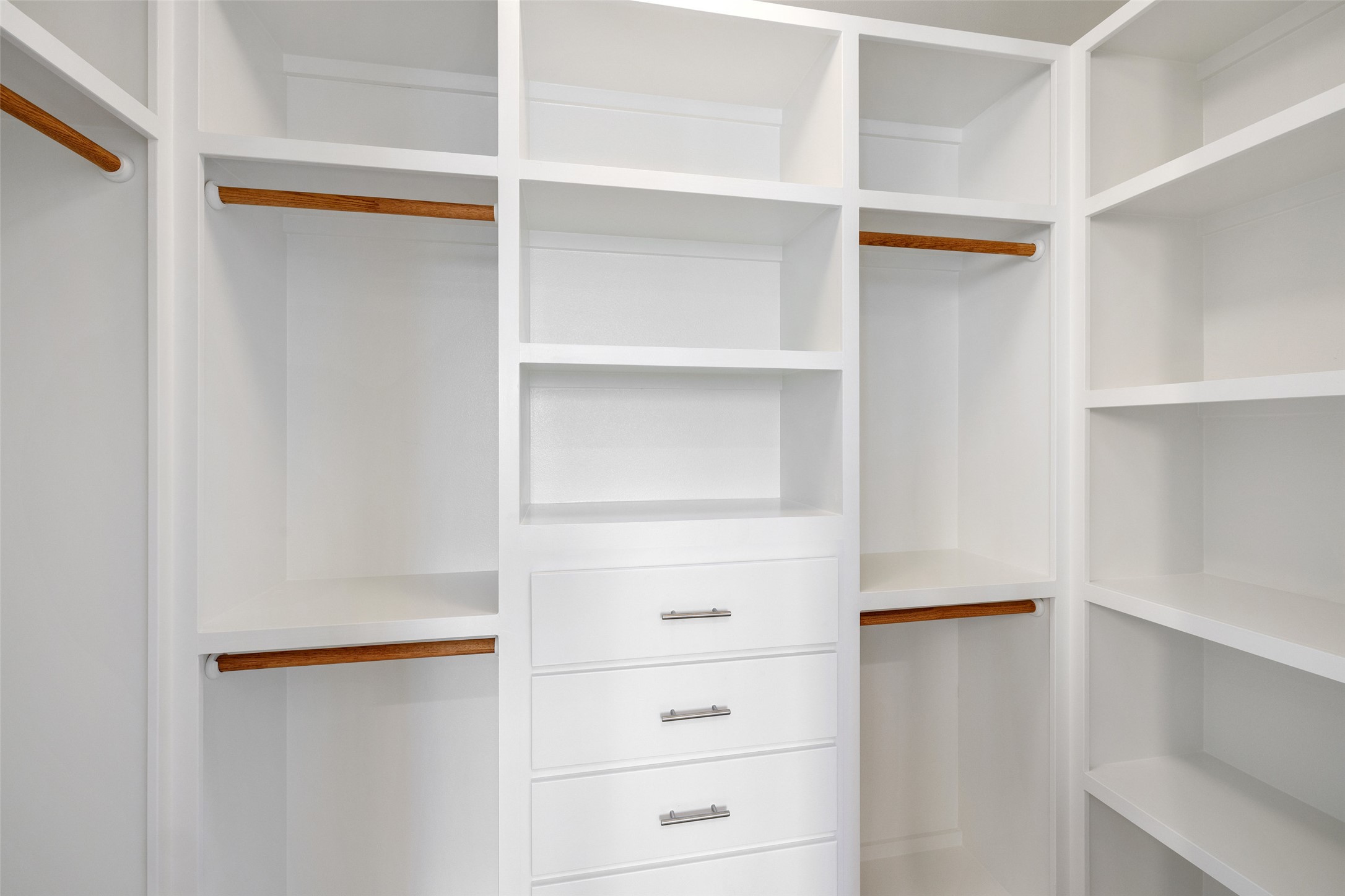 900 South 2nd Street, Unit 21 Austin, TX 78704 - Photo 20 of 25 a view of an empty walk in closet