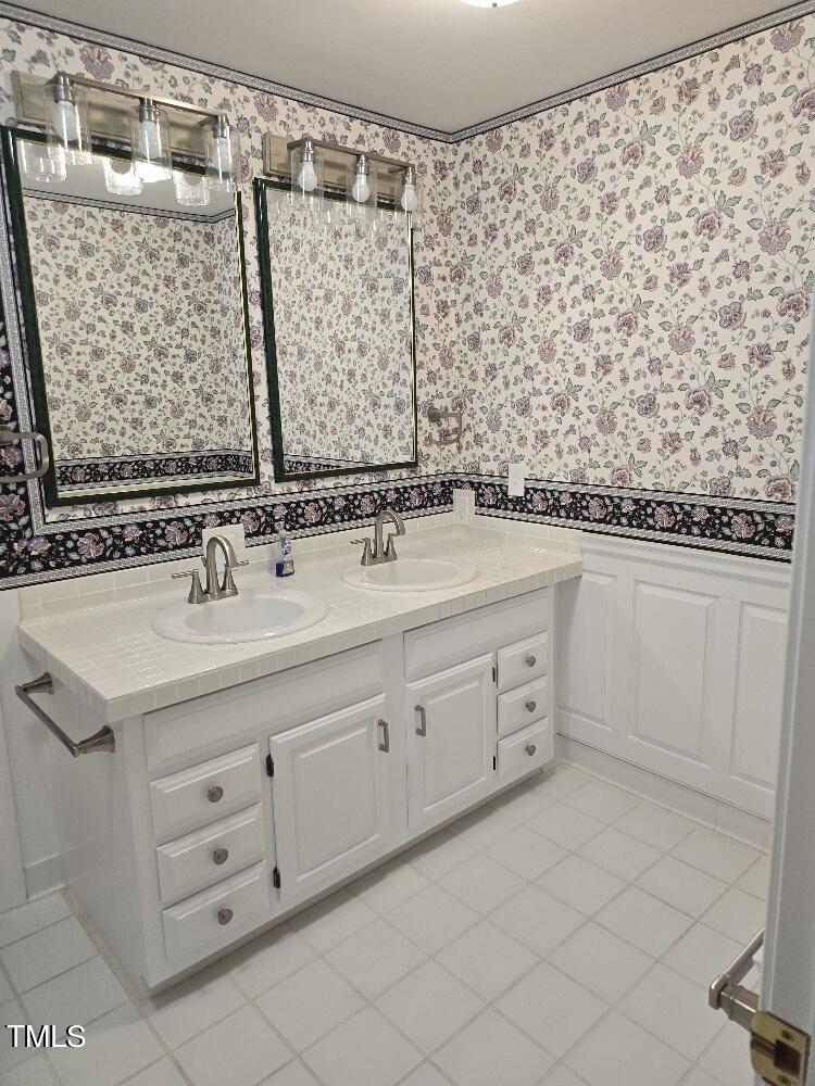 511 Providence Road Oxford, NC 27565 - Photo 49 of 56 Master bath
