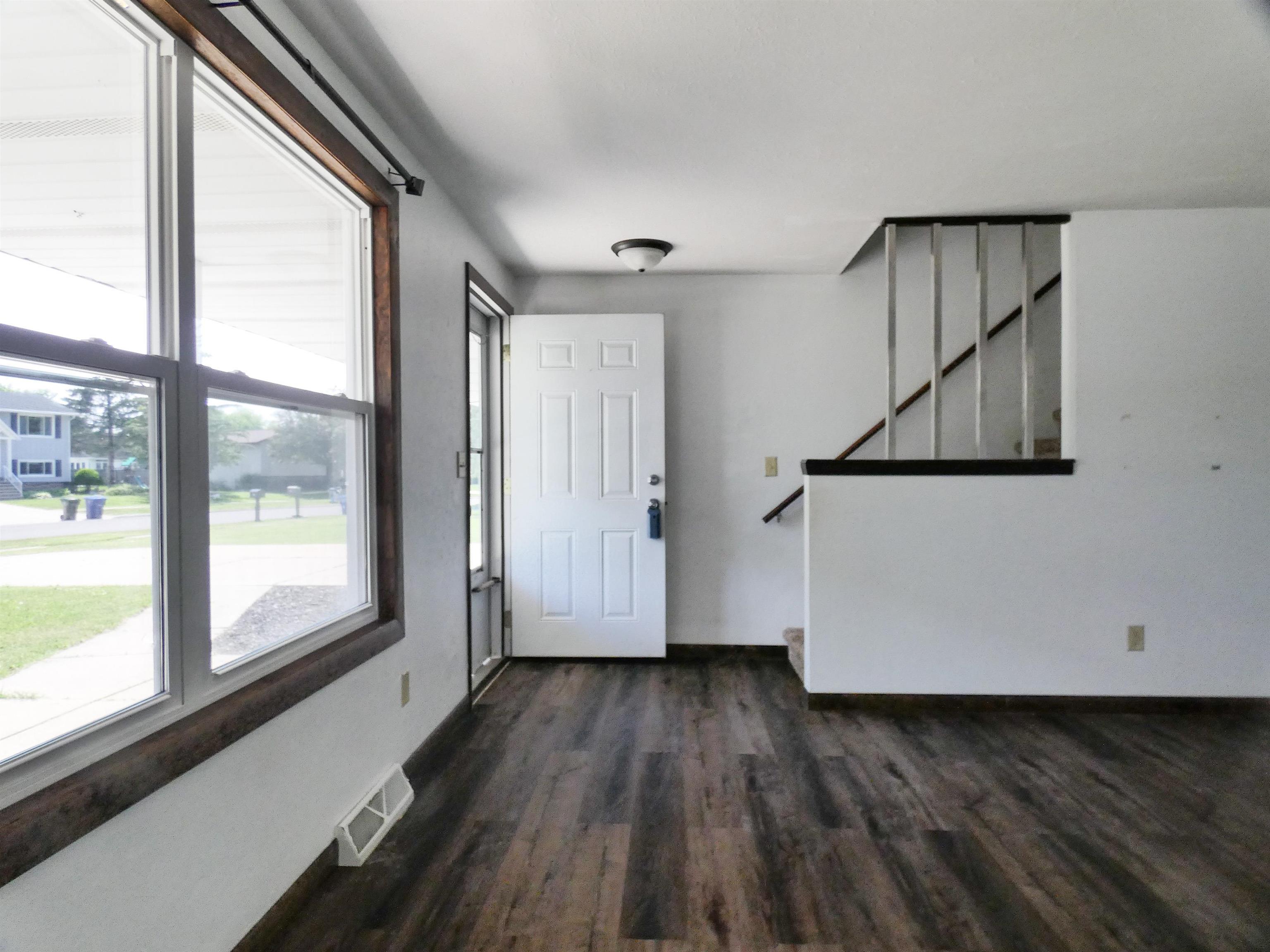 465 South Good Hope Road De Pere, WI 54115 - Photo 12 of 36