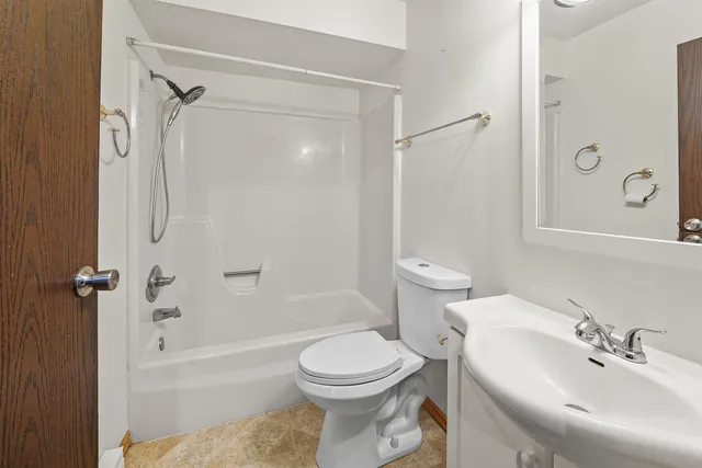 $194,900 | 1816 Miller Street, Unit 4, West Bend, WI 53095