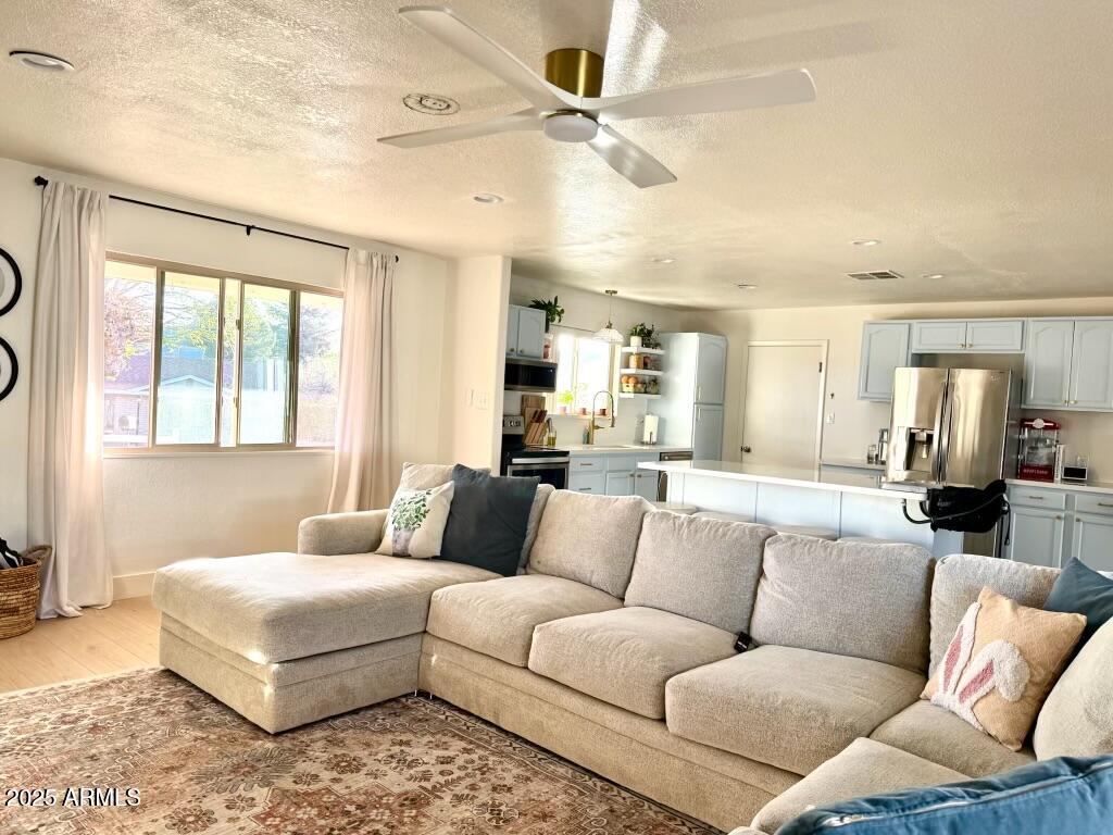 8292 South Springfield Road Globe, AZ 85501 - Photo 13 of 28 IMG_2167