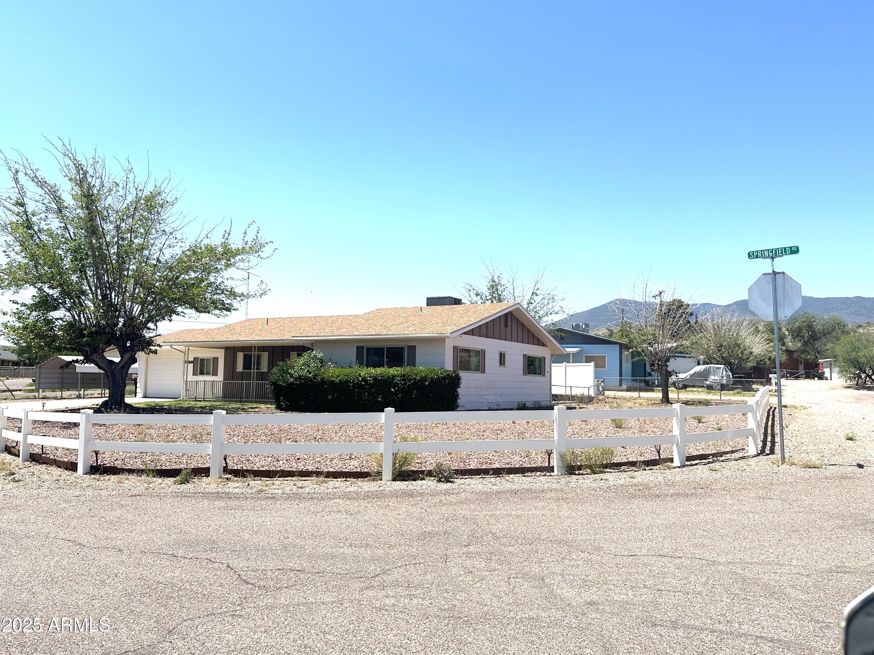 8292 South Springfield Road Globe, AZ 85501 - Photo 2 of 28 IMG_0061
