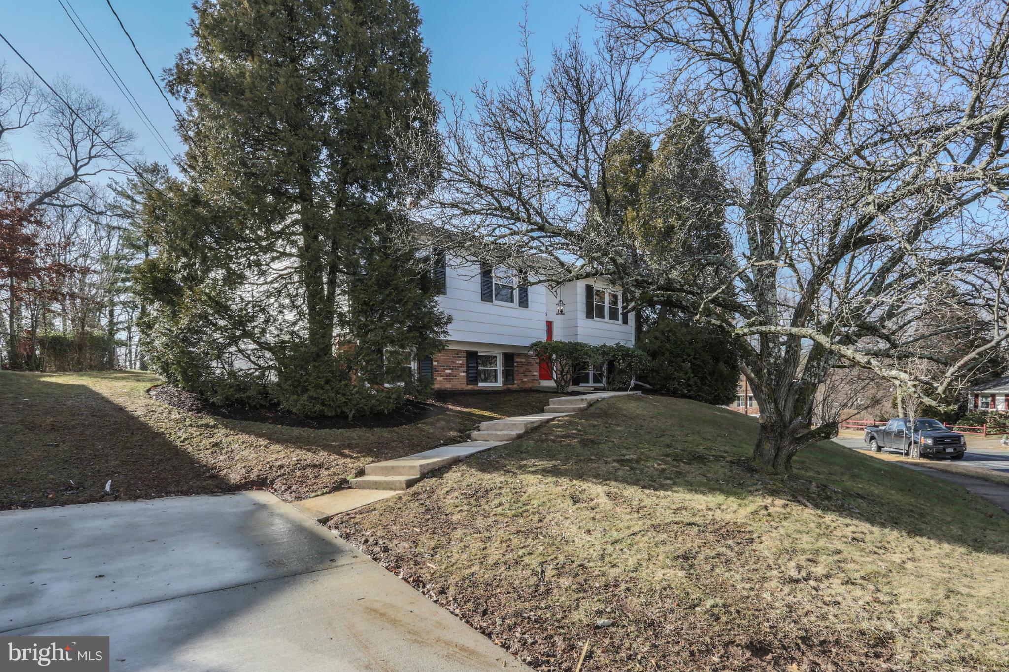 6815 Barton Road Hyattsville, MD 20784 - Photo 3 of 27 Exterior (Front)