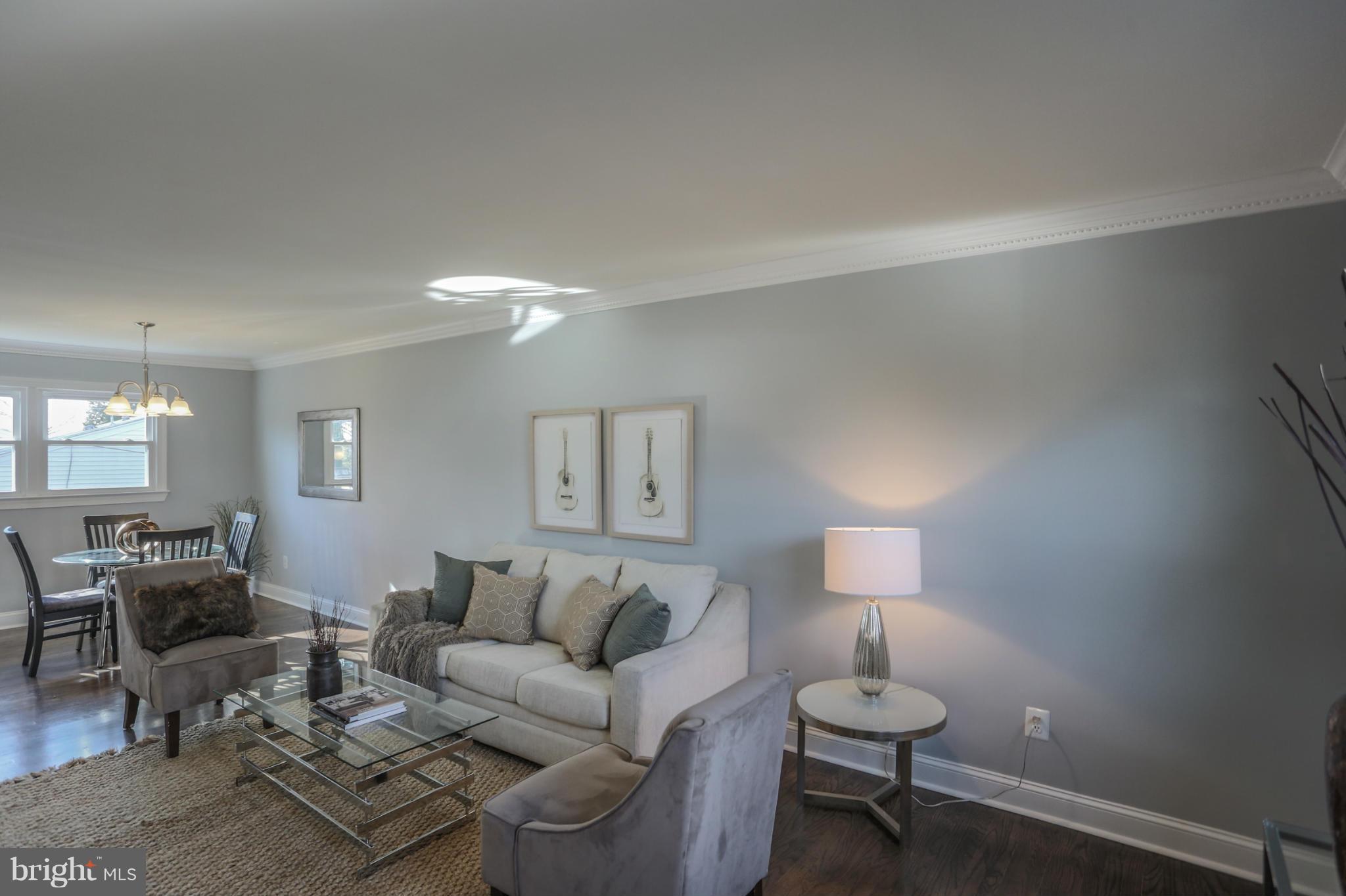 6815 Barton Road Hyattsville, MD 20784 - Photo 6 of 27 Living Room