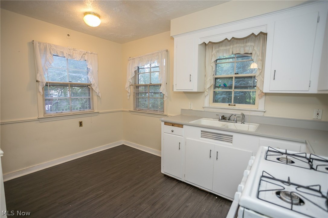 677 Quilliams Road South Euclid, OH 44121 - Photo 4 of 27