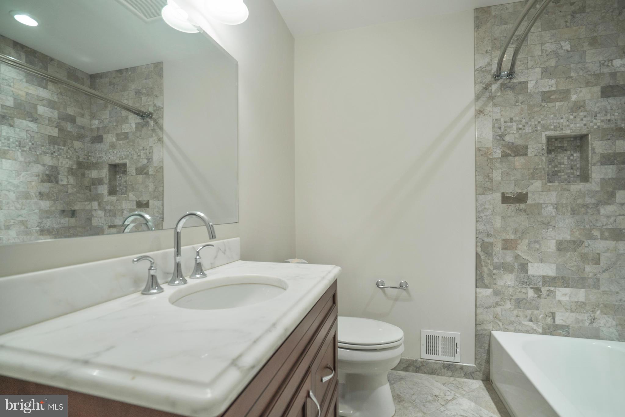 8401 Fort Hunt Road Alexandria, VA 22308 - Photo 15 of 29 Bath