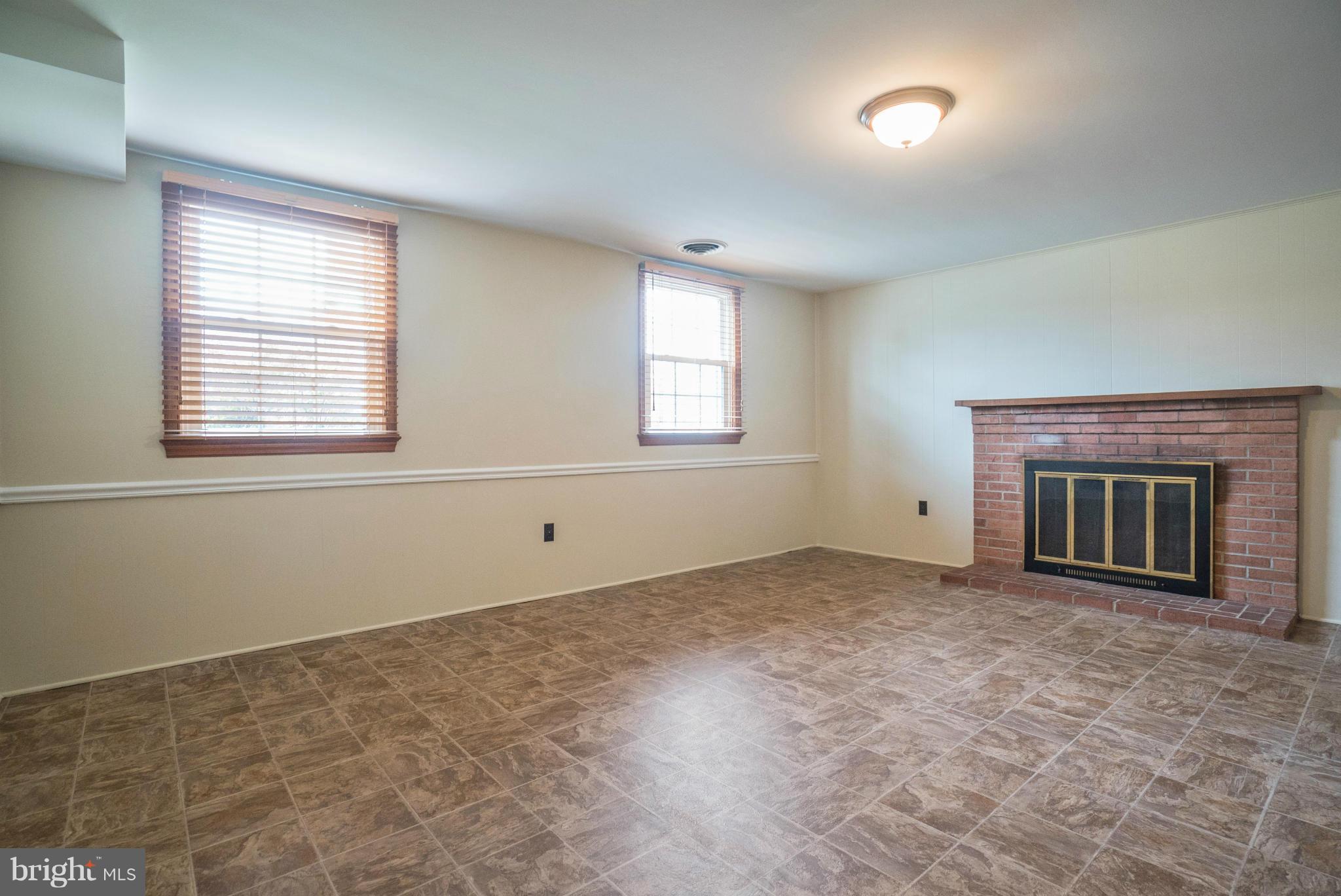 8401 Fort Hunt Road Alexandria, VA 22308 - Photo 19 of 29 Family Room