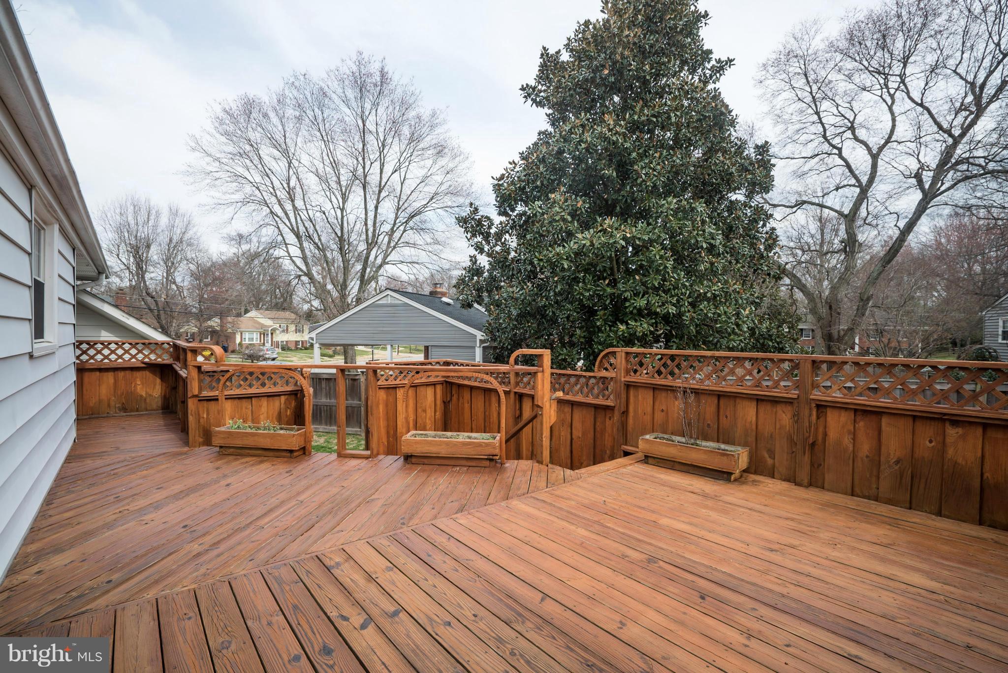 8401 Fort Hunt Road Alexandria, VA 22308 - Photo 24 of 29 Exterior (Rear)
