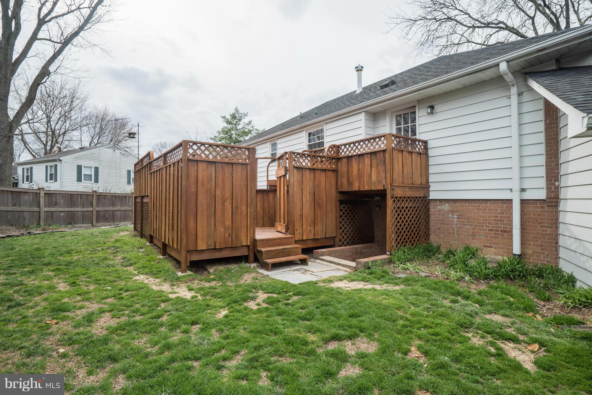 8401 Fort Hunt Road Alexandria, VA 22308 - Photo 25 of 29 Exterior (Rear)
