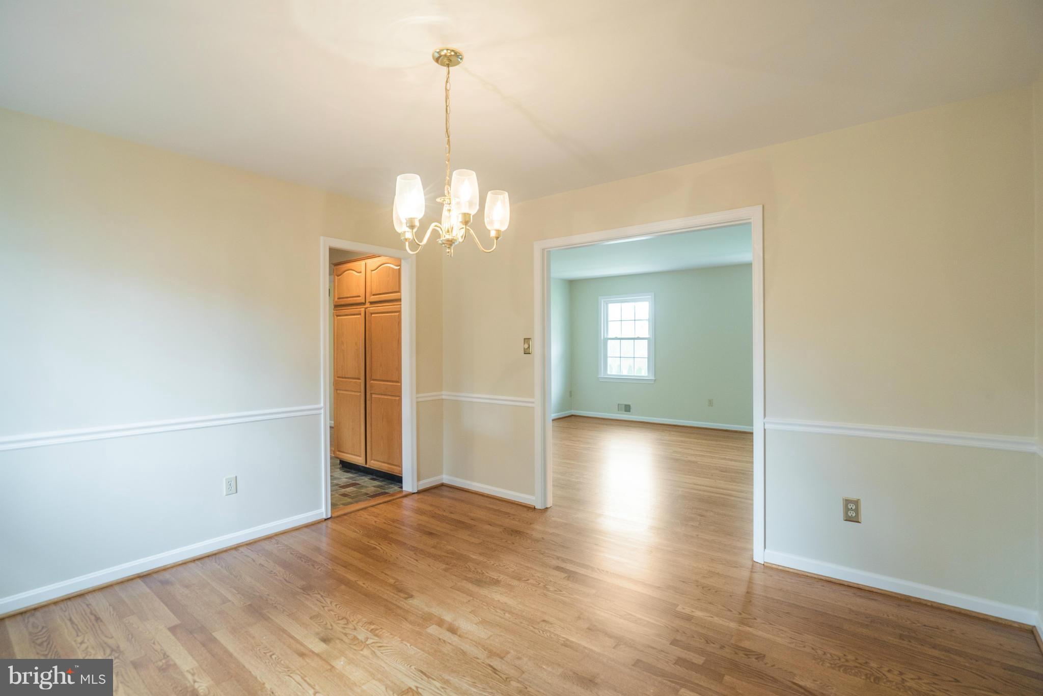8401 Fort Hunt Road Alexandria, VA 22308 - Photo 5 of 29 Dining Room