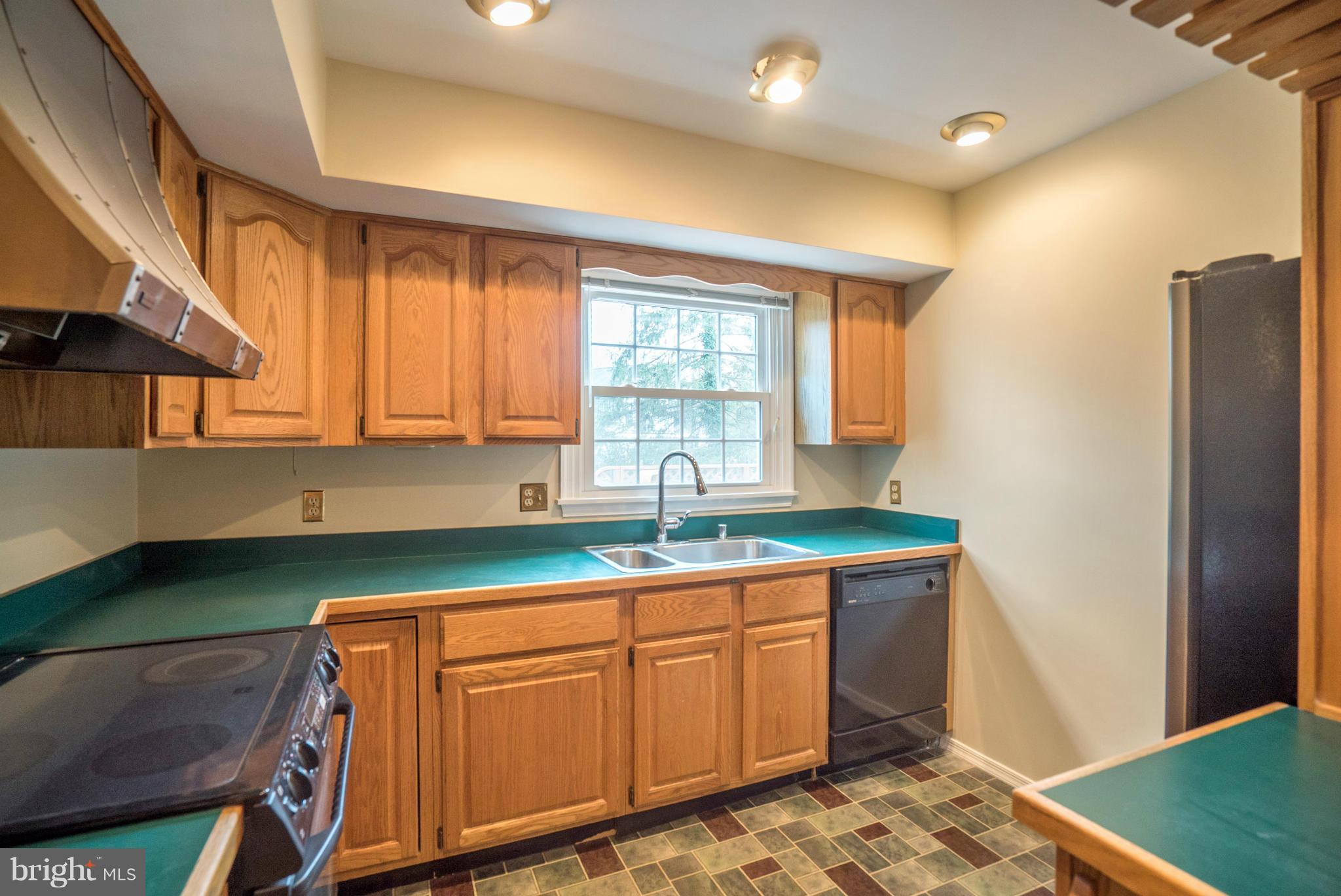 8401 Fort Hunt Road Alexandria, VA 22308 - Photo 6 of 29 Kitchen