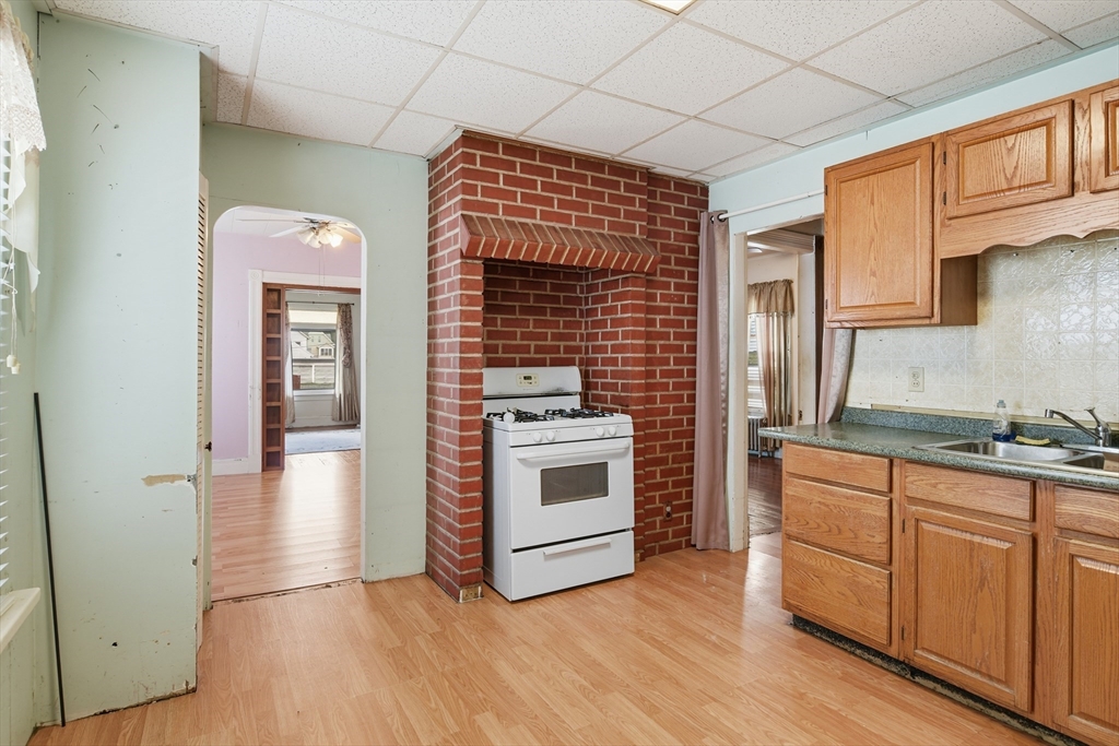 20 Webster Street Springfield, MA 01104 - Photo 8 of 42 Gallery Image 8