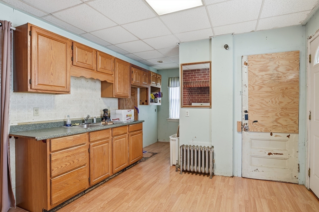 20 Webster Street Springfield, MA 01104 - Photo 9 of 42 Gallery Image 9