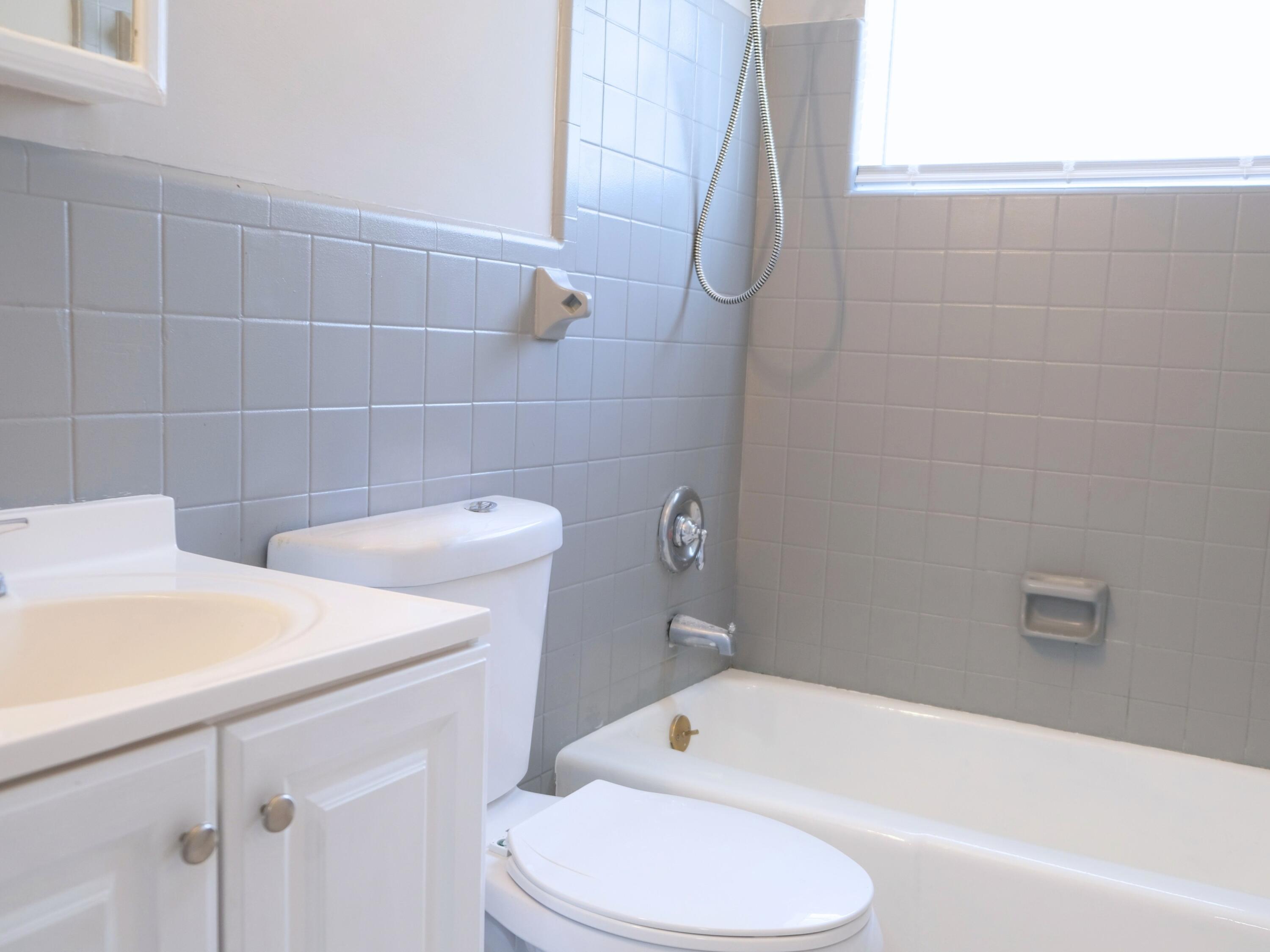 401 Silver Beach Road, Unit A Riviera Beach, FL 33403 - Photo 11 of 13 Bath