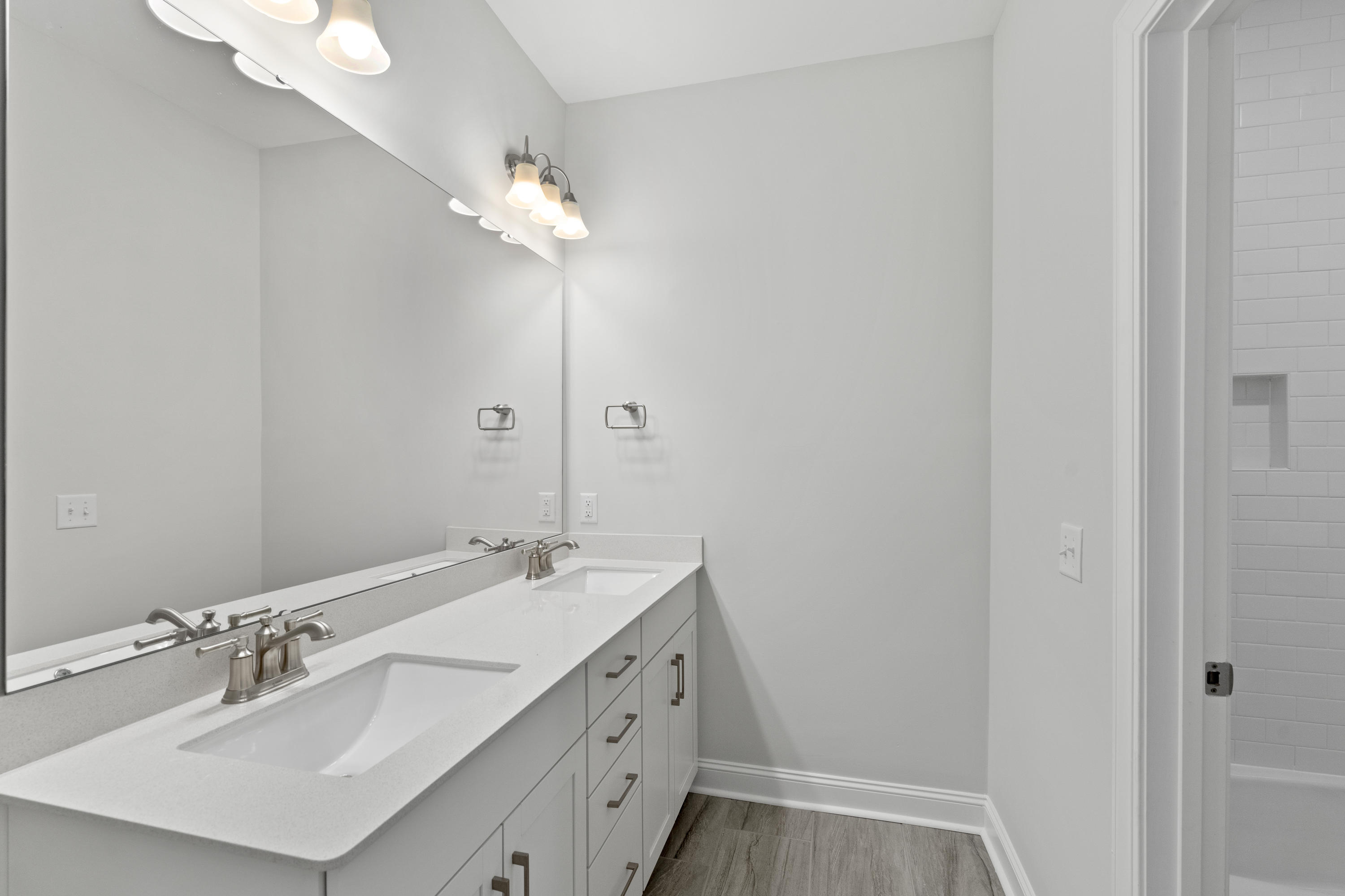 1605 Secessionville Road Charleston, SC 29412 - Photo 28 of 42 Upstairs - Full Bathroom