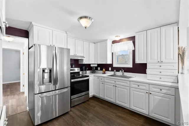 $185,000 | 100 Clarence Drive, Cicero, NY 13212