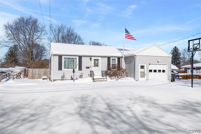 $185,000 | 100 Clarence Drive, Cicero, NY 13212