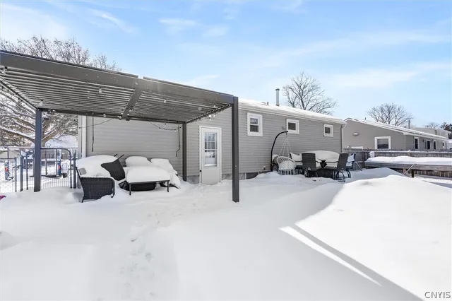 $185,000 | 100 Clarence Drive, Cicero, NY 13212