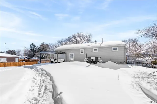 $185,000 | 100 Clarence Drive, Cicero, NY 13212