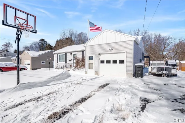 $185,000 | 100 Clarence Drive, Cicero, NY 13212