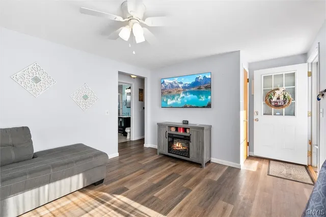 $185,000 | 100 Clarence Drive, Cicero, NY 13212