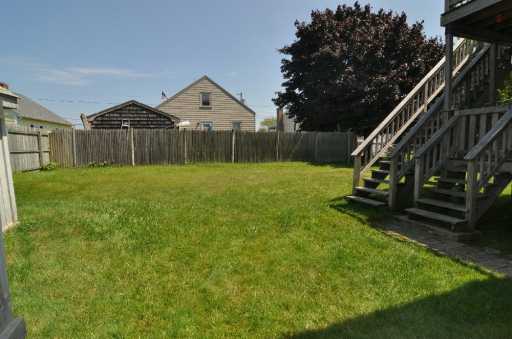 14 Milkay Way Narragansett, RI 02882 - Photo 8 of 12 Yard/Garden.