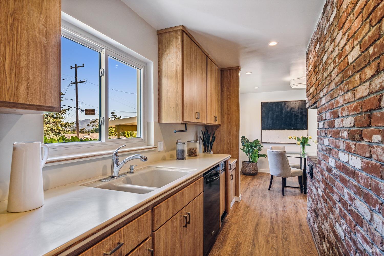 94 Longfellow Road Mill Valley, CA 94941 - Photo 13 of 38