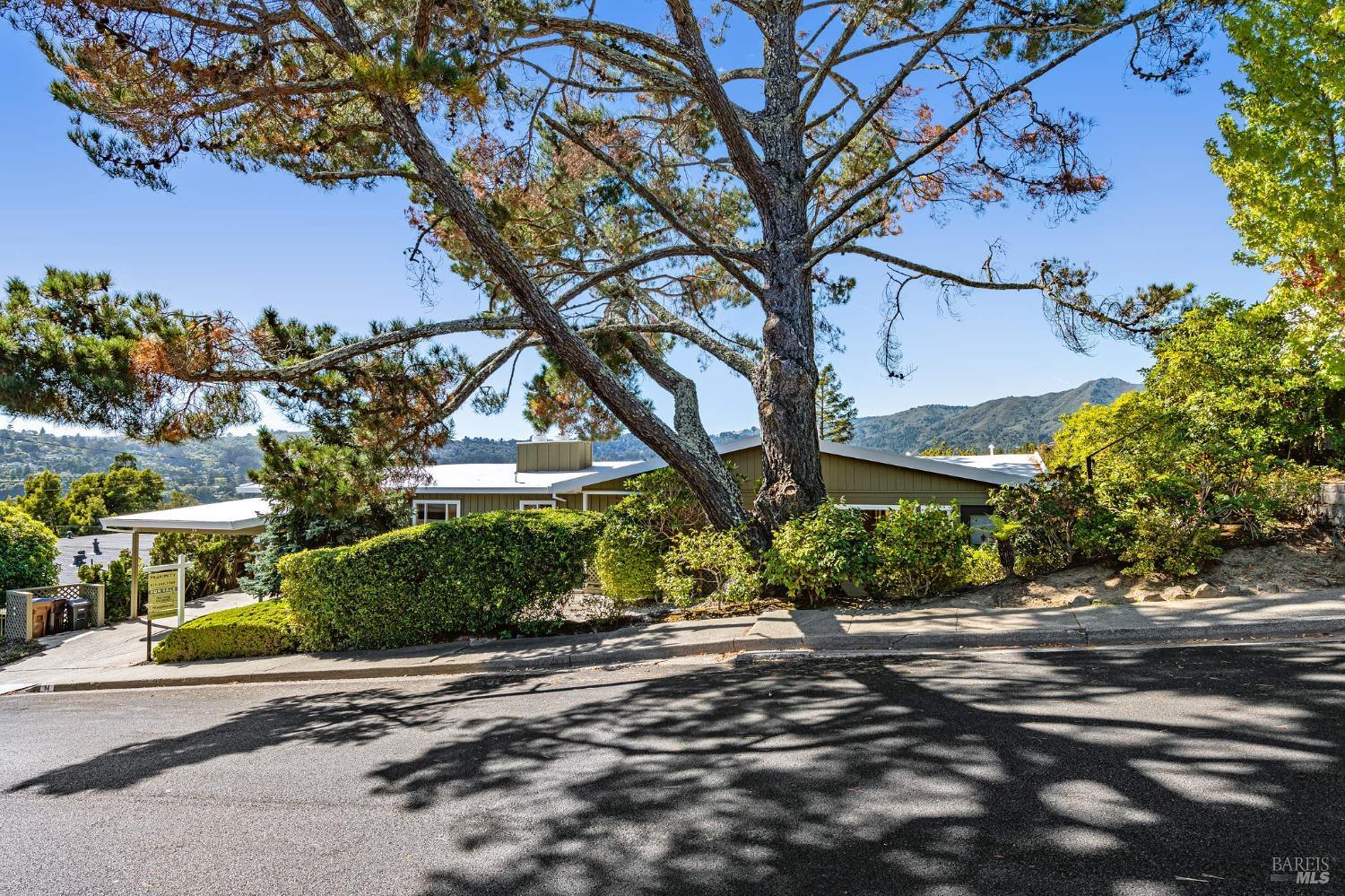 94 Longfellow Road Mill Valley, CA 94941 - Photo 2 of 38