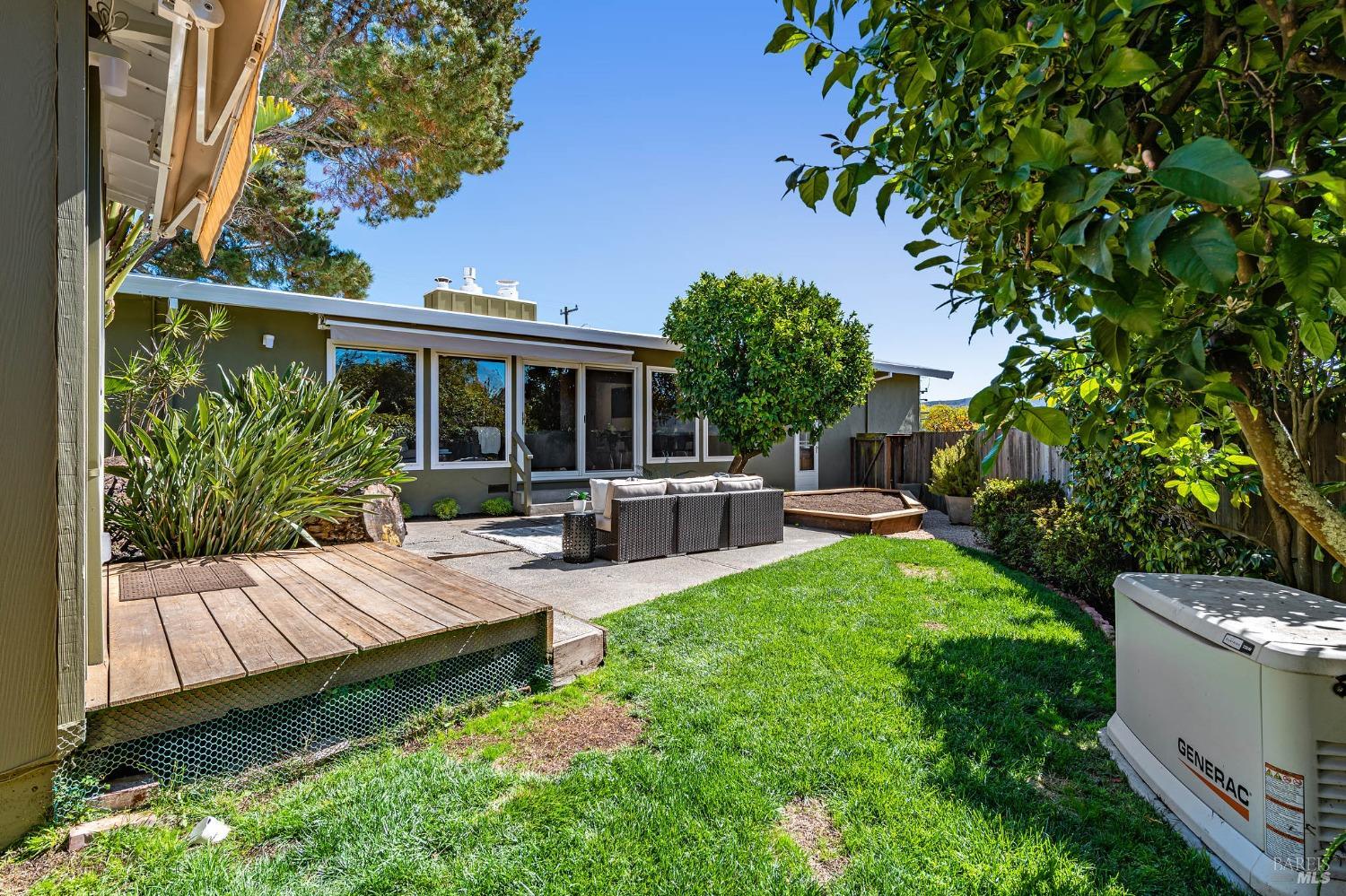 94 Longfellow Road Mill Valley, CA 94941 - Photo 26 of 38