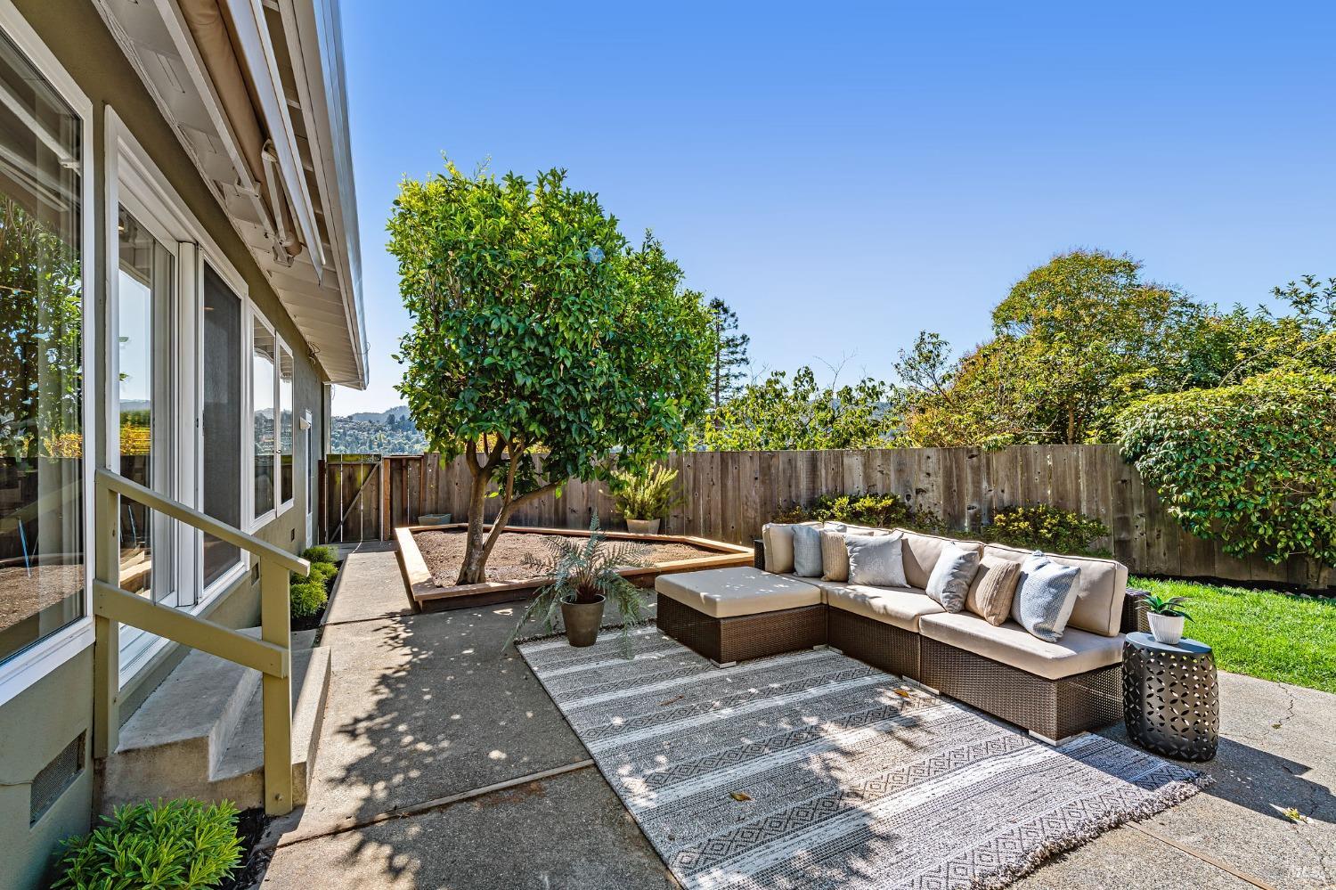 94 Longfellow Road Mill Valley, CA 94941 - Photo 27 of 38