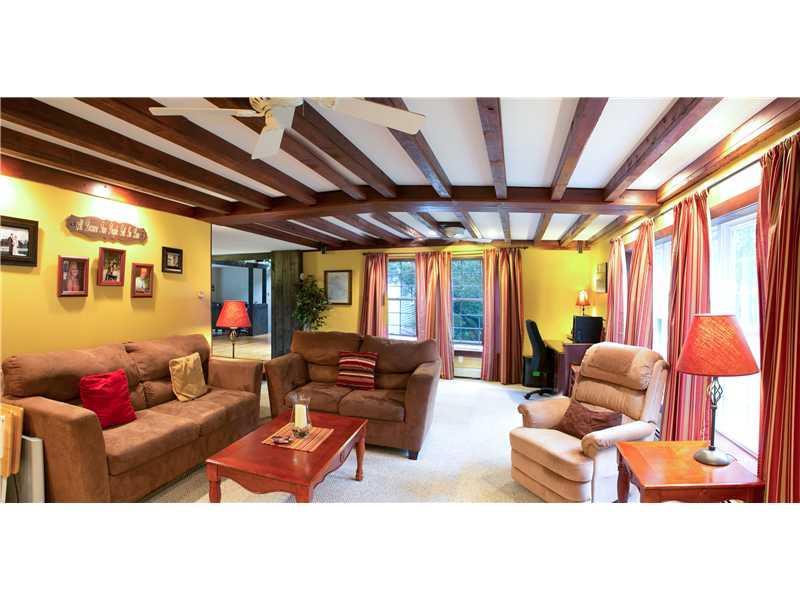 100 Pheasant Run Road Waterboro, ME 04030 - Photo 4 of 12 Living Room. An extra large entry...