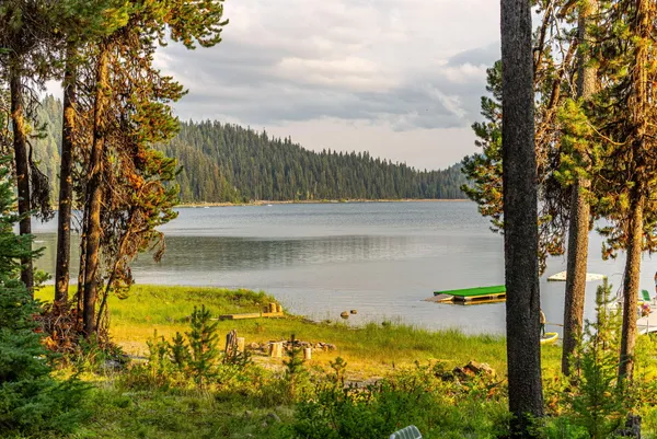 $1,675,000 | 60122 Cascade Lakes Highway, Blue River, OR 97413