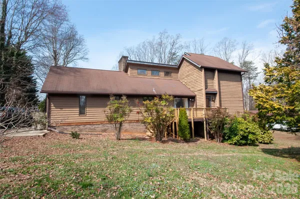 $325,000 | 512 Forest Lane, Yadkinville, NC 27055