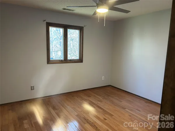 $325,000 | 512 Forest Lane, Yadkinville, NC 27055