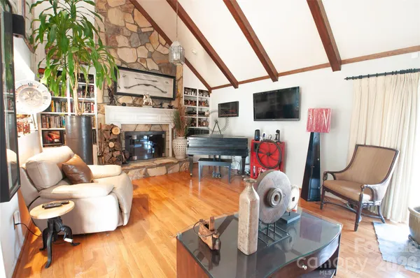 $325,000 | 512 Forest Lane, Yadkinville, NC 27055