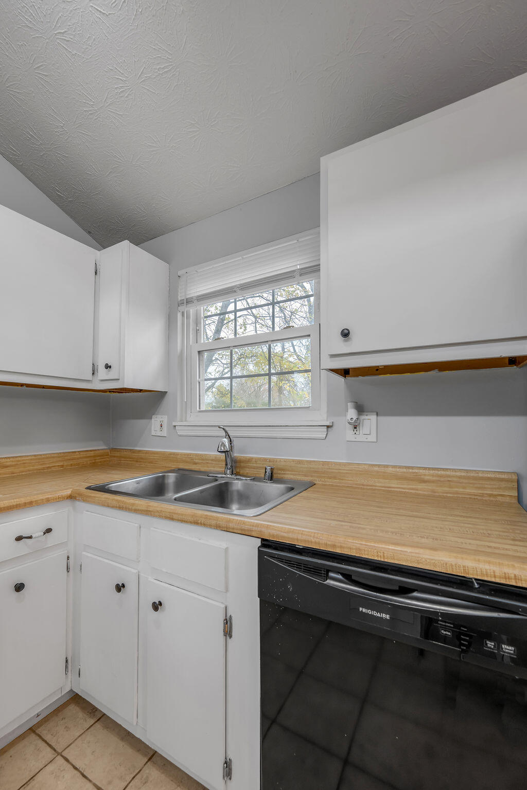 3325 Tahoe Road Lexington, KY 40515 - Photo 8 of 22 DSC_6242