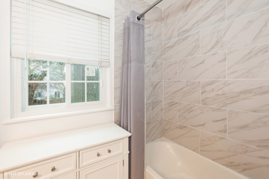1660 Normantown Road Naperville, IL 60564 - Photo 17 of 18 Gallery Image 17