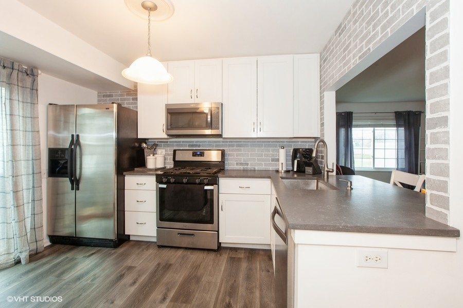 1660 Normantown Road Naperville, IL 60564 - Photo 9 of 18 Gallery Image 9