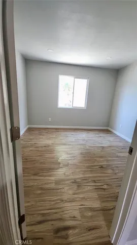 a view of empty room with window