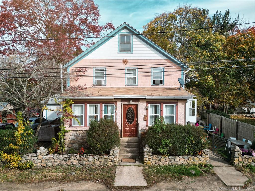 29 Cape Ann Court New London, CT 06320 - Photo 1 of 37 a view of front of house with a yard