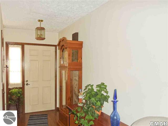 4724 North Leaton Road Mount Pleasant, MI 48858 - Photo 3 of 24 1744063-2.JPG