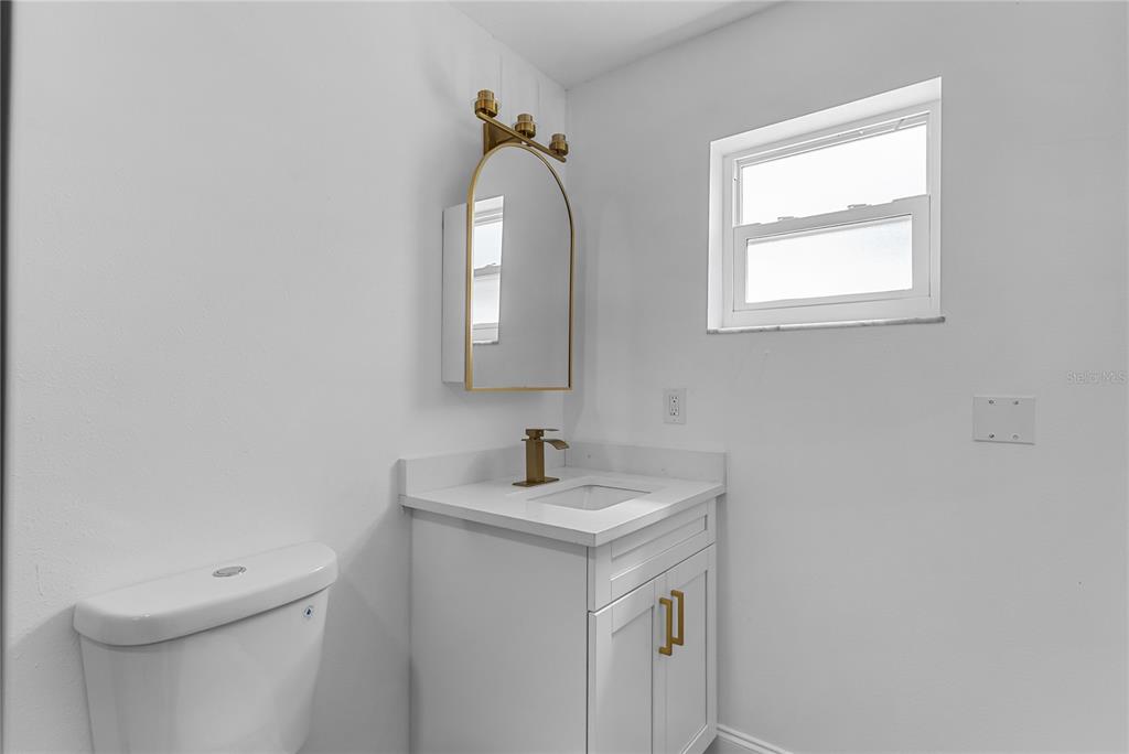 8201 Riverside Drive Northeast St. Petersburg, FL 33702 - Photo 16 of 25