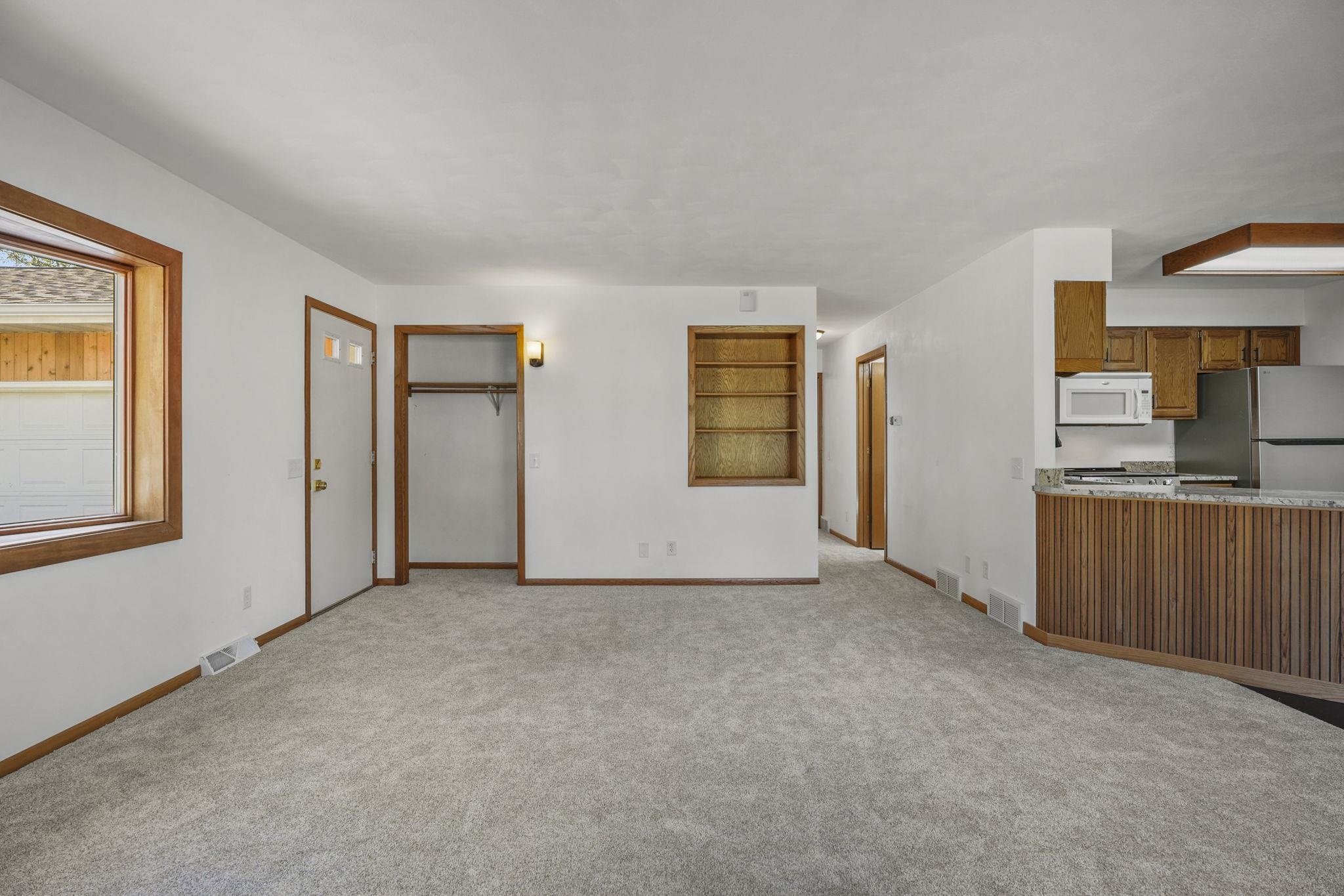 207 South Rutland Street Brooklyn, WI 53521 - Photo 14 of 61