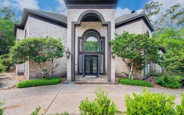 $950,000 | 1703 Brookside Pine Lane, Houston, TX 77345
