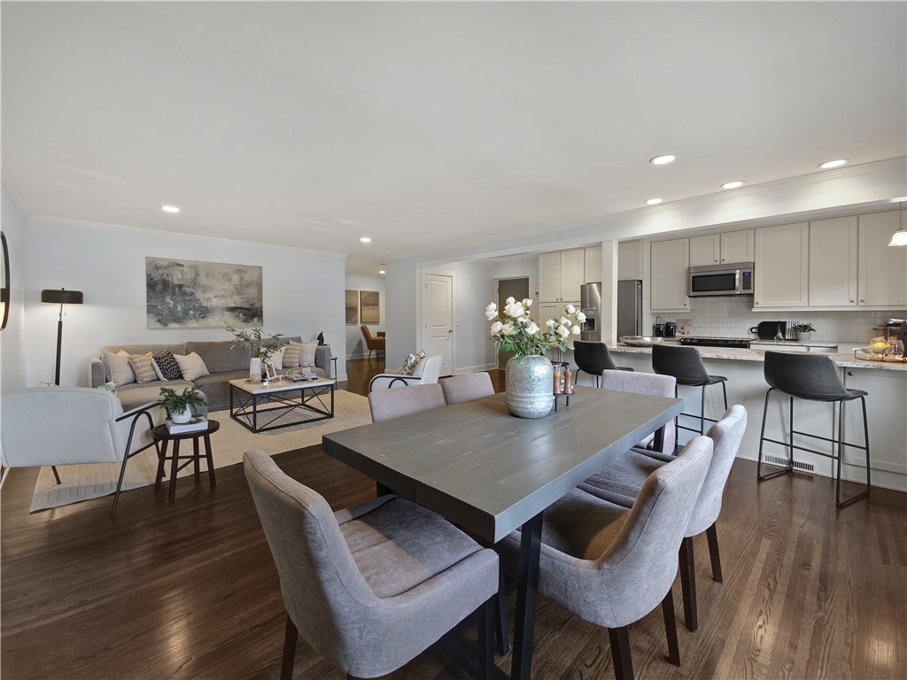 820 East Avenue, Unit UN700 Rochester, NY 14607 - Photo 13 of 39 Dining Room