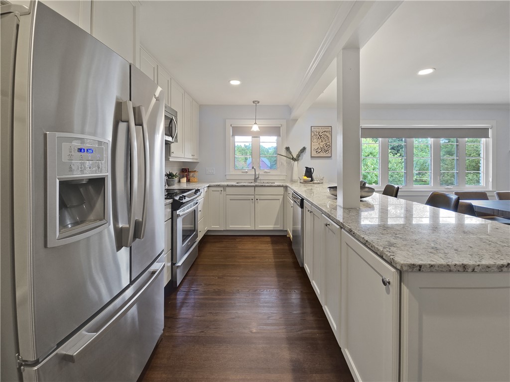 820 East Avenue, Unit UN700 Rochester, NY 14607 - Photo 16 of 39 Kitchen