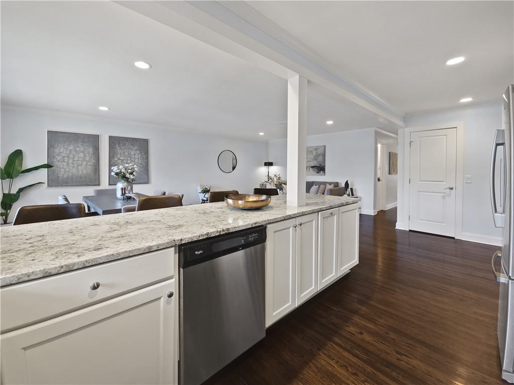 820 East Avenue, Unit UN700 Rochester, NY 14607 - Photo 17 of 39 Kitchen