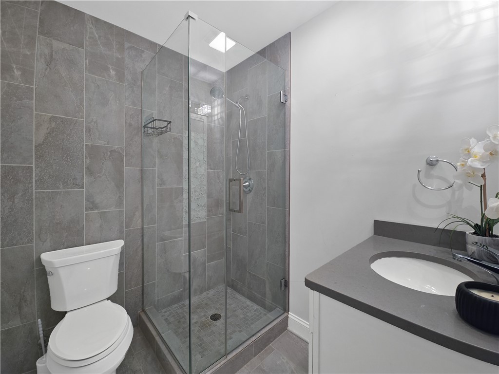 820 East Avenue, Unit UN700 Rochester, NY 14607 - Photo 32 of 39 Main Bath