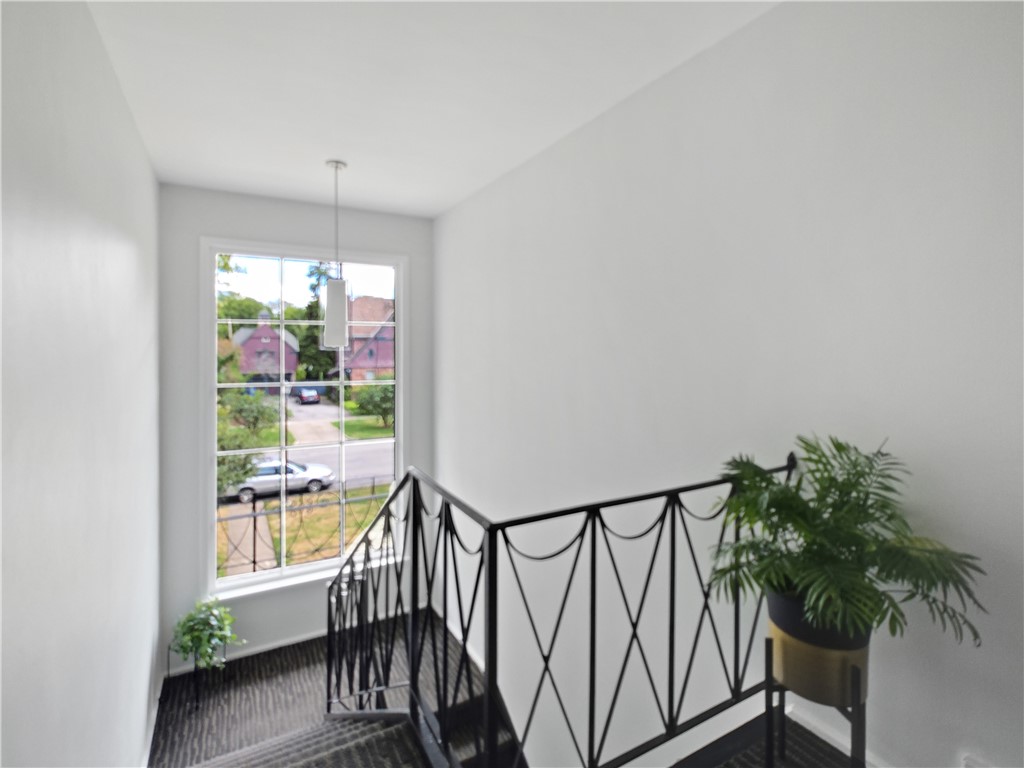 820 East Avenue, Unit UN700 Rochester, NY 14607 - Photo 35 of 39 Front Stairwell