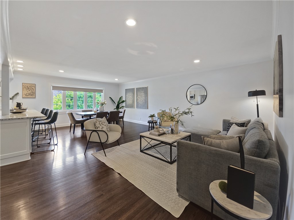 820 East Avenue, Unit UN700 Rochester, NY 14607 - Photo 4 of 39 Living Room